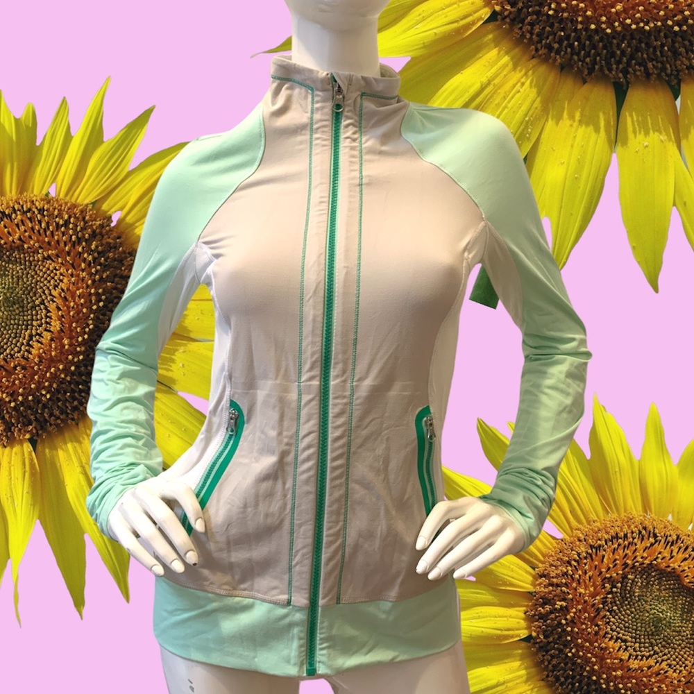 Lululemon Forme jacket - Picture 3 of 9